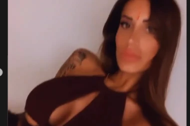 VRELA PODRŠKA JUVENTUSU U DERBIJU ITALIJE: Zgodna navijačica se skinula! (FOTO)