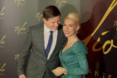 JOVANA JEREMIĆ NAPRAVILA OPŠTU POMETNJU: U jeku skandala o RAZVODU, ove reči će Voju zaboleti! (VIDEO)