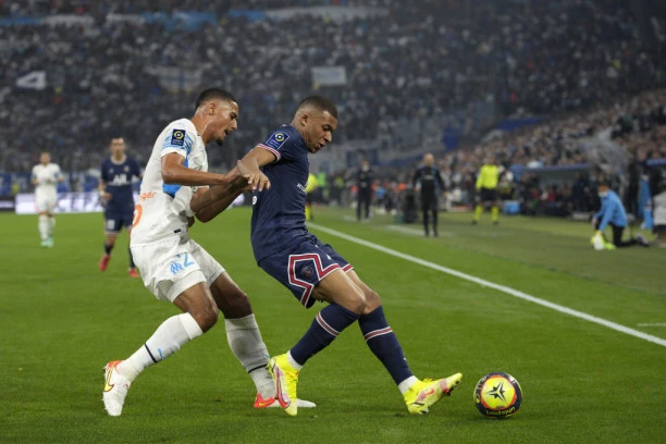 MREŽE SU MIROVALE, ALI JE NA TERENU BIO PRAVI HAOS: Prštalo je u derbiju Marseja i PSŽ-a! (VIDEO)