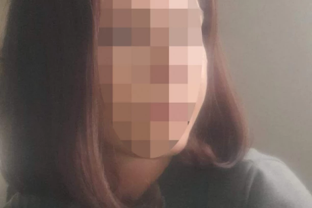 NASILNIK IZ ZABLAĆA MOTKOM PREBIO MAJKU ČETVORO DECE: Podignuta optužnica, tužlaštvo traži 5 godina