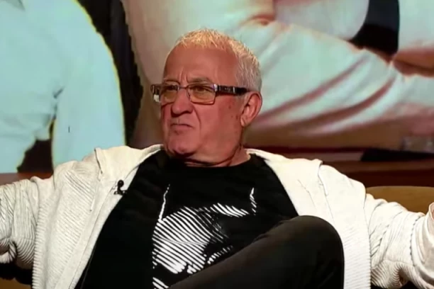 INTIMNA FOTKA Ere Ojdanića koja kruži internetom ŠOKIRALA JAVNOST: Ovakva golotinja nije viđena skoro, a svi gledaju pevaču samo dole i ne veruju šta vide! (FOTO)