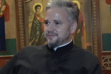 ZBOG NJEGA I MUSLIMANI PRELAZE U PRAVOSLAVLJE! Otac Aleksandar Petrović je mnogo više od duhovnika SVOJIM PAROHIJANIMA! (VIDEO)