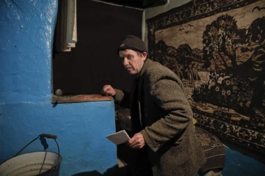 NAJSIROMAŠNIJU ZEMLJU EVROPE SVI SU ZABORAVILI I OSTAVILI: Kakve vakcine, mi ovde nemamo ni hleb, UBIJAJU NAS I KORONA I GLAD?!