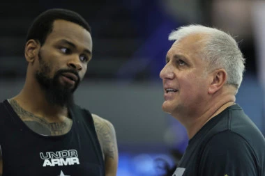 IZNENADNI RASTANAK? Grobari se oprostili od beka, tuga na Tviteru!