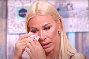 PLAKALA SAM I DOZIVALA MAMU, A NJE NIJE BILO: Vesnu Đogani NAPUSTIO otac kao bebu, detinjstvo provela u Zvečanskoj!