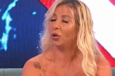 DOBIJALA STRAVIČNE BATINE, OD UDARACA ZAVRŠILA U NESVESTI: Majka poznatog pevača i ZADRUGARA otkrila JEZIVU ISTINU