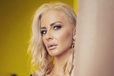 Dečko Milice Dabović u EPICENTRU SKANDALA! Procurile EKSPLICITNE fotke, poznata pevačica sa kojom je bio u vezi mu nije oprostila GOLOTINJU!