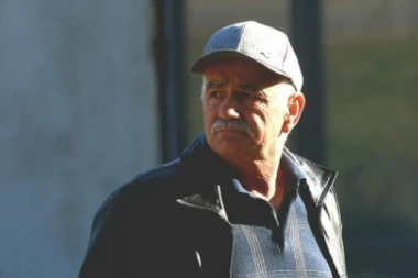 OVO JE VIDOJE KOJI JE SPASIO DETE (3) IZ SEPTIČKE JAME: Komšija heroj upao u fekalije do guše i sprečio tragediju (FOTO)