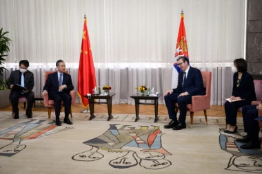 (VIDEO) VUČIĆ SA ŠEFOM KINESKE DIPLOMATIJE: Naše prijateljstvo je iskreno, veliko i nije ni čudo što ga često nazivamo čeličnim!