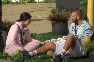 MENSUR VAN SEBE ZAURLAO NA MILICU: Zamerio joj što je usporena, ona mu žestoko ODBRUSILA! (VIDEO)