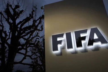 SKANDAL: Predsedniku FIFA preti teška ROBIJA i to zbog spreja za sudije!