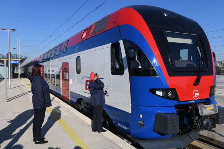 GOSPOĐO TODOROVIĆ, SEDITE 1! Sena htela da se pravi pametna, pa ispala smešna! (FOTO)