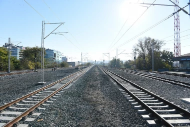 OGLASILI SE IZ ŽELEZNICE SRBIJE! Rampa je bila spuštena, dečak nosio slušalice kada ga je udario voz!