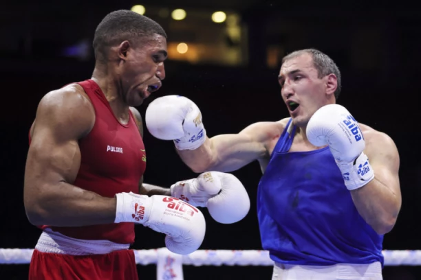 SRBI POLOVIČNI: Galanov bez šanse, Magomedov RAZBIO Barzilca! (VIDEO)