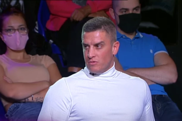 DAVID DRAGOJEVIĆ UŽIVA U SREĆNOJ VEZI: Zadrugar otkrio sve detalje, a evo kakvu RIBU sada šeta! (VIDEO)