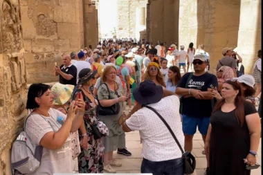 OVO IM NIJE TREBALO: Zemlja koju Srbi OBOŽAVAJU za odmor žestoko podiže CENU VIZE!