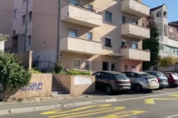 DETALJI UPUCAVANJA U MIRIJEVU: Tragovi krvi na ulazu, vratima i stepenicama, komšije kažu da se radi o pristojnom mladiću