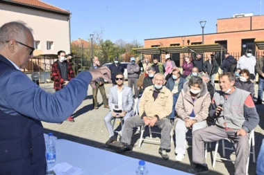 VESIĆ OBIŠAO GRAĐANE: Zahvaljujući ulaganjima Batajnica postaje sve bolje mesto za život