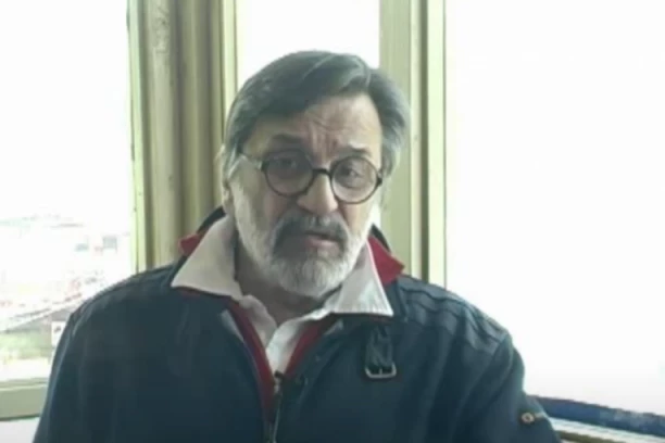 NIKAD VIĐENA FOTOGRAFIJA DRAGANA NIKOLIĆA! Gaga raskopčan, a među nogama mu zanosna lepotica, koja je doživela TRAGIČNU sudbinu!