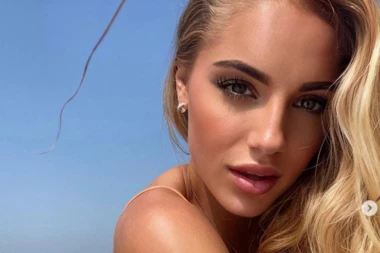 HRVATICA ZALUDELA BEOGRAĐANE: Najlepša fudbalerka sveta se slikala ispred Hrama svetog Save - OČARANA je Srbijom i Natašom Bekvalac! (FOTO)