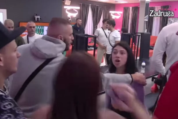 MENSUR I MIKI U OZBILJNOM OKRŠAJU, ĐURIČIĆ UDARIO NA CRNU GORU! Pale teške UVREDE i KLETVE: Idi u svoju zemlju, pa..! (VIDEO)