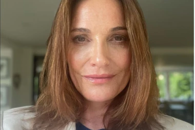 GLUMICA SLOMILA KIČMU I HITNO HOSPITALIZOVANA: Isplivala fotka iz bolničke postelje, svi su ZAPREPAŠĆENI ovim prizorom! (FOTO)