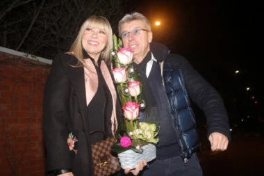 SUZANA HUŠKA SALETA DA SE OPERIŠE! Pevačica ŠOKIRALA sve sumanutim idejama!