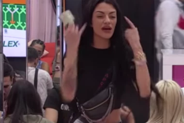 ISPLIVALI SVI DETALJI: Mnogo puta smo gledali JEZIVE LOMOVE i grčenje udova Tare Simov, a sada je OTKRIVENO koje LEKOVE zadrugarka KONZUMIRA!