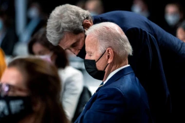 SLEEPING JOE NAPPING IN PUBLIC ONCE AGAIN: At the summit in Glasgow, his head fell, he couldn't keep his eyes open (VIDEO)