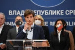 ŽAKLINA, MOLIM VAS, UPRISTOJITE SE! Skandal na konferenciji premijerke, Brnabićeva žestoko odgovorila na provokacije novinarke N1! (VIDEO)