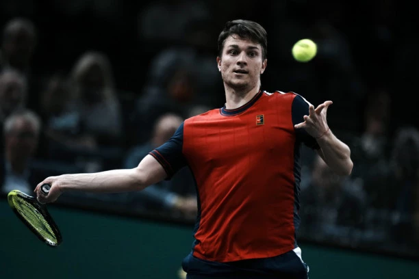 VELIČANSTVENI KECMANOVIĆ: Obara velikane kao KEGLE - Ćilić mu pao u KANDŽE!