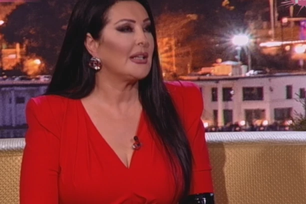 DRAGANA RONILA SUZE, HUSA JE TEŠIO! Na premijeri filma "Nedelja" u Beču pevačica se RASPALA NA KOMADE, sećanje na pokojnog Džeja je dotuklo!