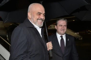 PREMIJER ALBANIJE STIGAO U BEOGRAD: Edi Rama sutra razgovara sa predsednikom Vučićem