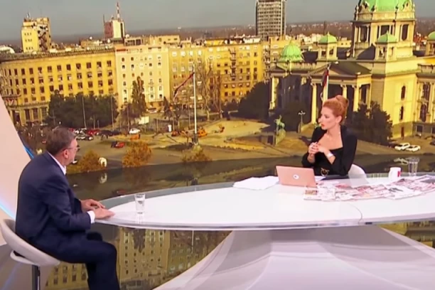 DROBNJAK ŠOKIRAO JOVANU JOKSIMOVIĆ U JUTARNJEM PROGRAMU: Otkrio kolika mu je plata, pa pohvalio voditeljkino čedo! (VIDEO)