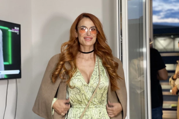 Indi priznala da staje na ludi kamen: UDAJEM SE OVE GODINE! Evo šta je rekla o partneru koji ne živi u Srbiji