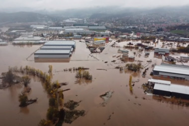 DRAMATIČNE SCENE IZ SARAJEVA: Snimci iz vazduha pokazuju razmeru katastrofalnih poplava (VIDEO)