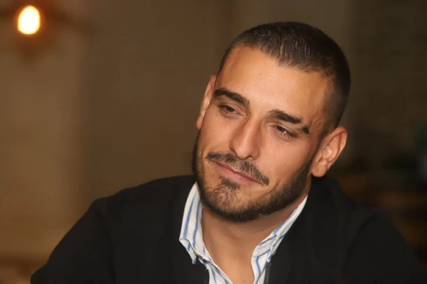 Oglasio se Darko Lazić nakon vesti da je MISTERIOZNO NESTAO! Pevač otkrio zbog čega se nije pojavio na zakazani nastup: "Bio sam u BOLNICI"