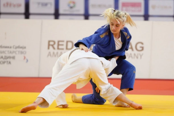 USPEH ZA PONOS: Andrea Stojadinov šampionka Evrope, Petrovićeva bronzana