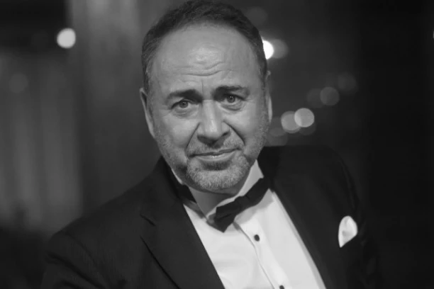 SUZE I BOL U JUTARNJEM PROGRAMU! POZNATI SE OPRAŠTAJU OD MARINKA ROKVIĆA: Ovo je godina kad samo pevači umiru!