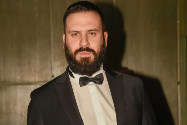 KO JE IZABRANICA MARKA ROKVIĆA? Upoznali se u školi, pevač joj posvetio pesmu, a Marinko ju je mnogo voleo - evo kako izgleda i čime se bavi (FOTO)