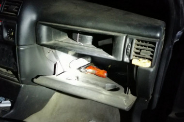 UHAPŠEN MLADIĆ (21) U LESKOVCU: U kaseti automobila držao pištolj