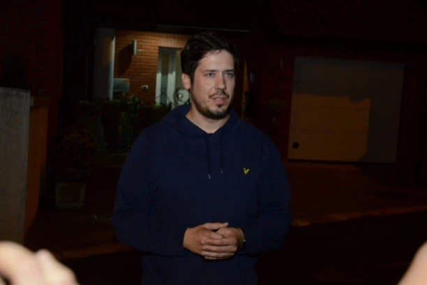 POKAZAO JE ČOJSTVO I JUNAŠTVO! Nikola Rokvić potresnim rečima progovorio o smrti oca: SPASIO JE NAS OD SEBE! (VIDEO)