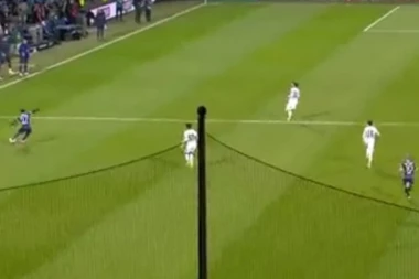PRVENAC SRBINA U BUNDESLIGI, I TO KAKAV! Pocepao mrežu sa više od pola terena! (VIDEO)