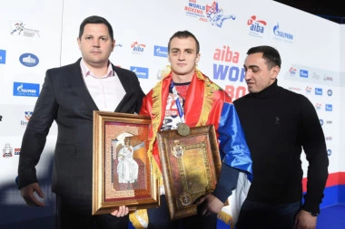 OBRADOVAO JE SRBIJU: Vladimir Mirončikov heroj Svetskog prvenstva u boksu 2021! (FOTO)