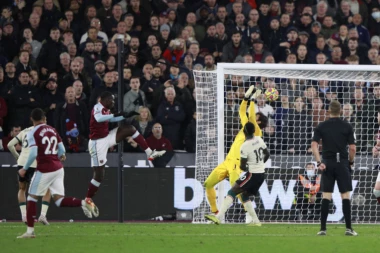 ČEKIĆARI IZUDARALI REDSE: Liverpul na kolenima, fantastična pobeda Vest Hema!