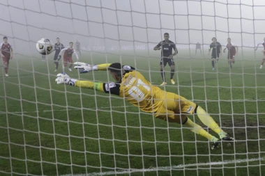 JUNAK PROLETERA DOLIVA SO NA RANU GROBARIMA: Znao sam! Rikardo ne zna drugačije da šutne