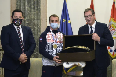 PREDSEDNIK SRBIJE ODUŠEVLJEN: Vučić na ruskom čestitao Mirončikovu veliki uspeh! (FOTO/VIDEO)