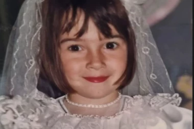 PREPOZNAJETE LI KO JE NA FOTOGRAFIJI? Sada je jedna od najpoznatijih voditeljki, a priznala je da se već jednom udavala! (FOTO)