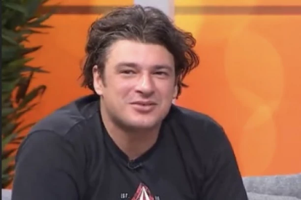 ZA NJIMA DEVOJKE LUDE! Glumci Andrija Kuzmanović i Arsenije Tubić su miljenici žena, a TAJNA koju kriju će vas ŠOKIRATI!