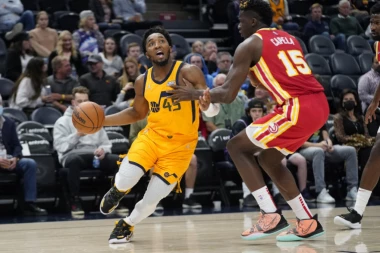 BOGDANOVIĆ POVREĐEN: Juta RAZBILA Hokse, Mičel briljirao! (VIDEO)